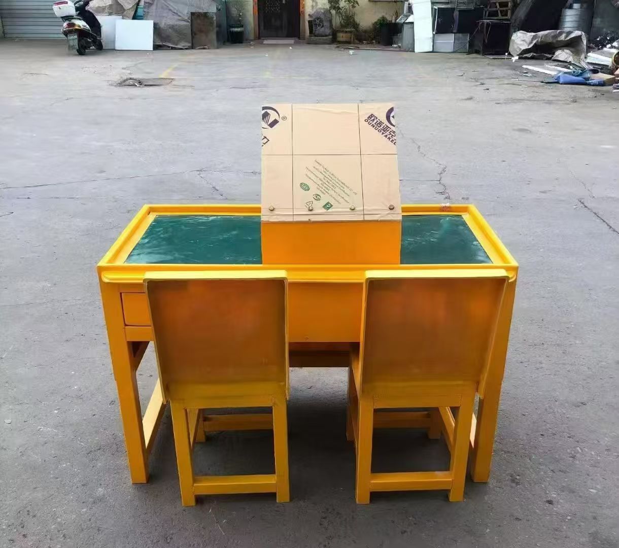 攸县防静电导通桌井下煤矿火工品发放桌：危险品流转的安全守护者